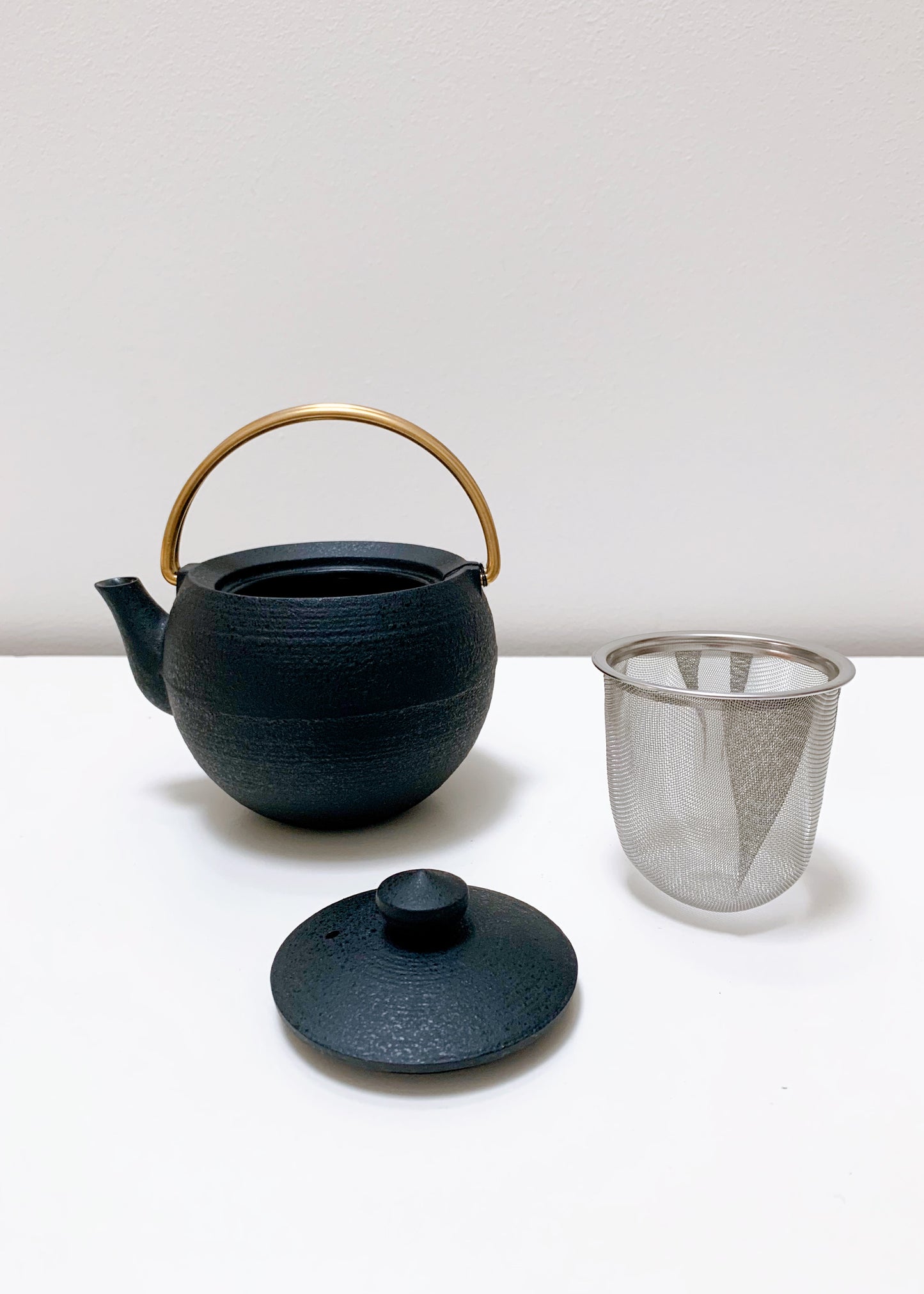 Cast Iron Teapot with Brass Handle